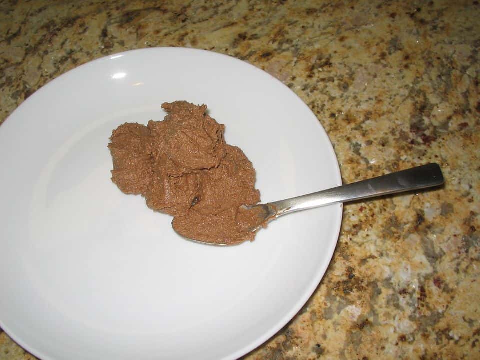 Cremă de brânză de vaci cu cacao și banană, gata de servit