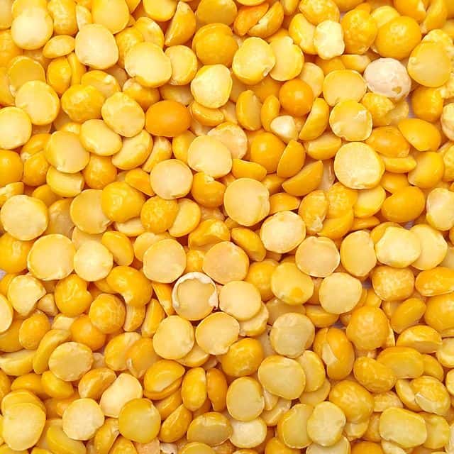 Mazăre galbenă uscată (decojită)