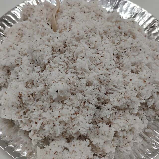 Nucă de cocos rasă