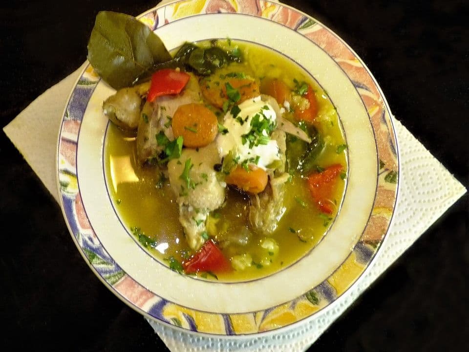 Ciorbă de potroace cu pipote de pui și orez