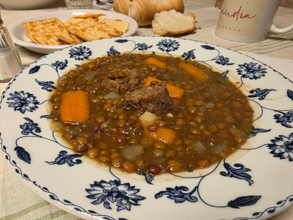 Mâncare de linte verde cu legume