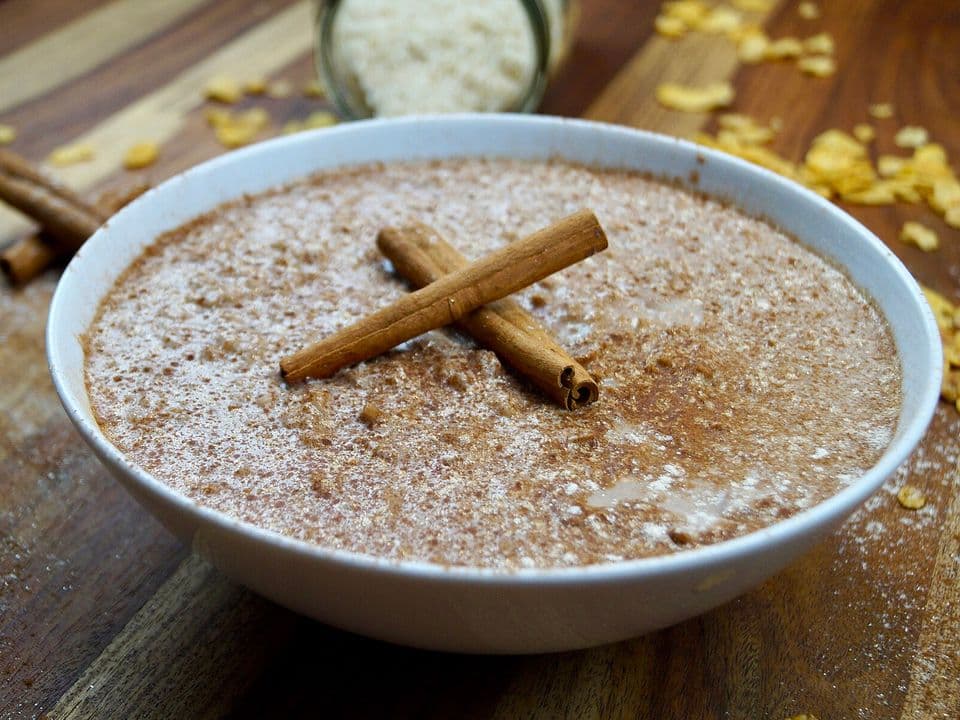 Orez cu lapte, skyr și portocală