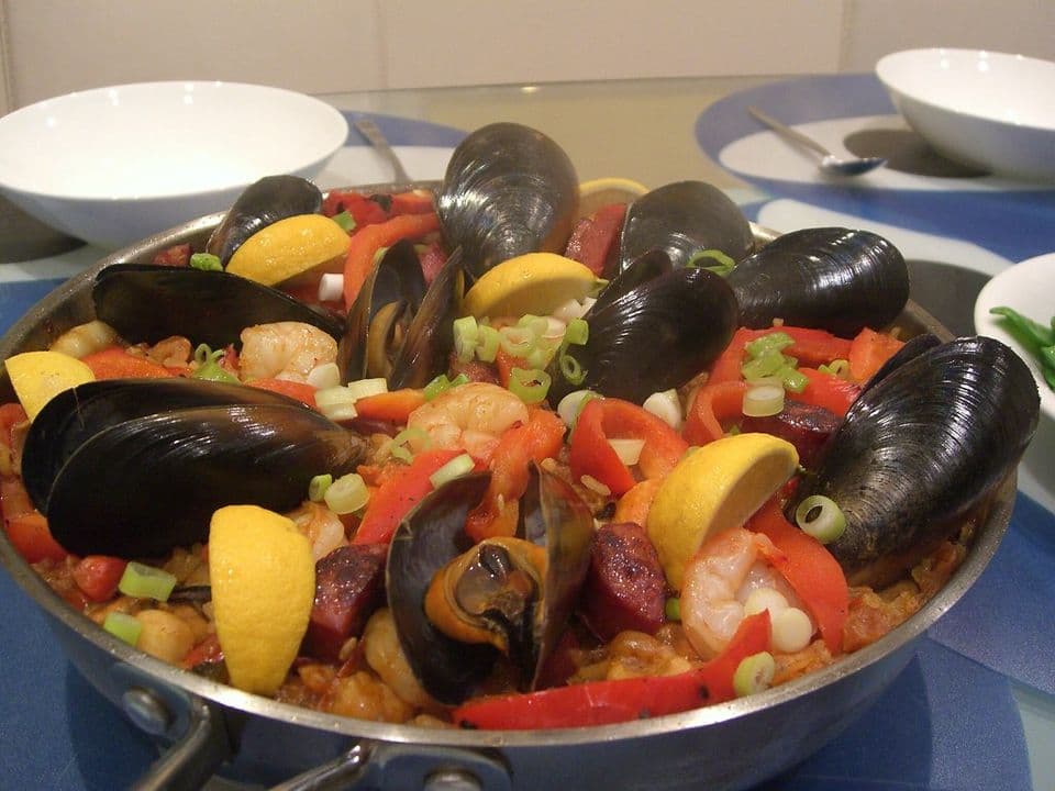 Pilaf de midii cu orez și legume, ca la malul mării