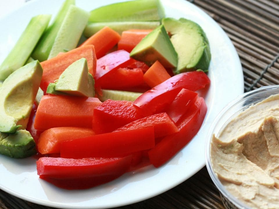 Ridichi și gulie cu hummus