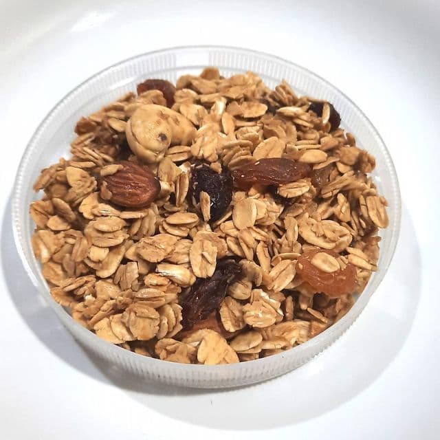 Granola cu miere și nuci